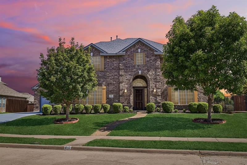 810 Driftwood Drive, Murphy TX 75094 - Photo 2