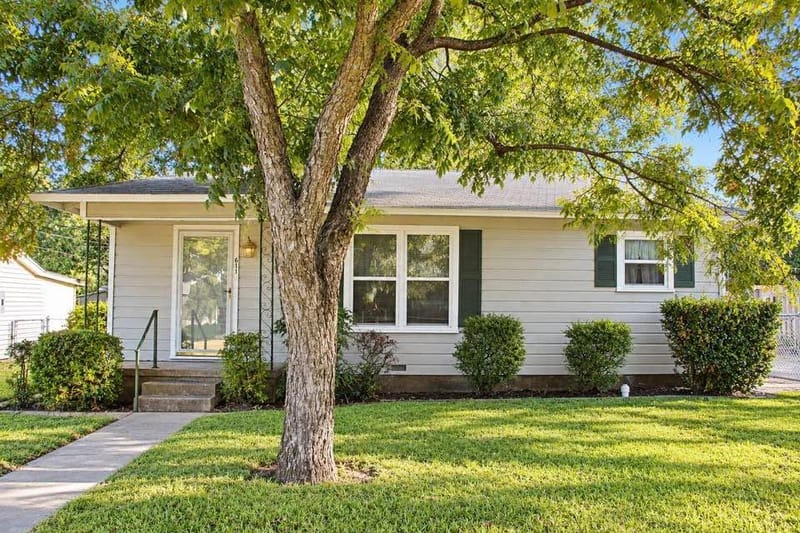 611 Rose Avenue, Cleburne TX 76033 - Photo 8