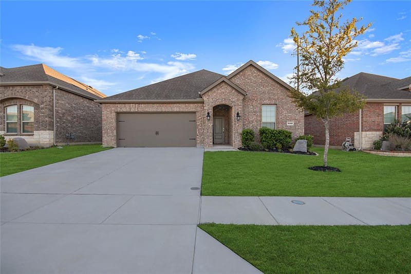3102 Moccasin Lane, Aubrey TX 76227