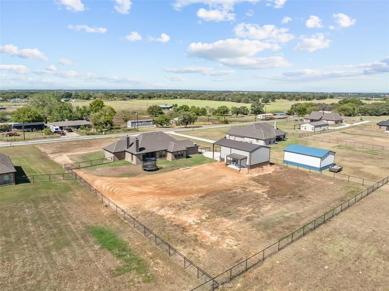 953 County Road 4764, Boyd TX 76023 - Photo 6