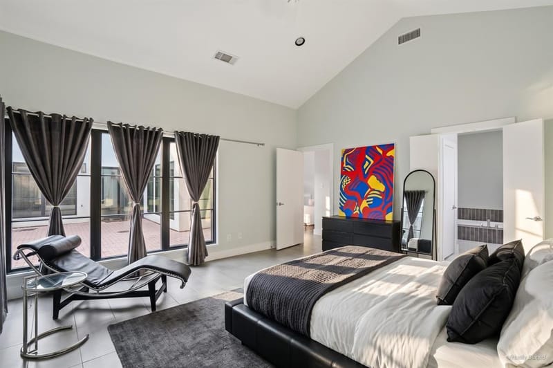 9123 Valley Chapel Lane, Dallas TX 75220 - Photo 14
