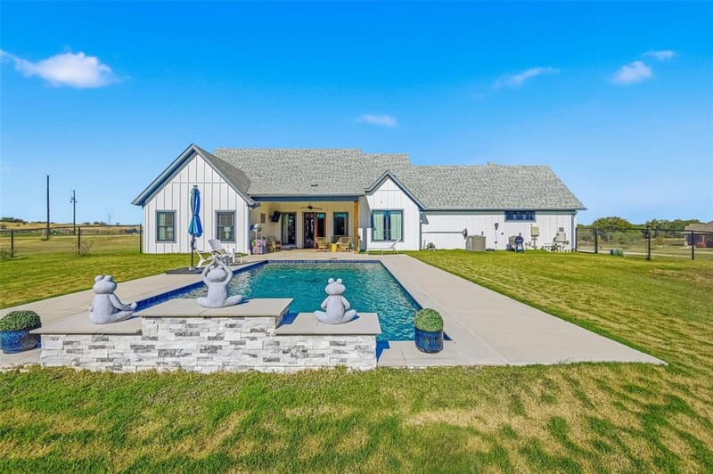 350 Rolling Ranch Boulevard, Alvord TX 76225 - Photo 3