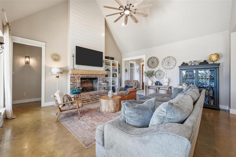 350 Rolling Ranch Boulevard, Alvord TX 76225 - Photo 18