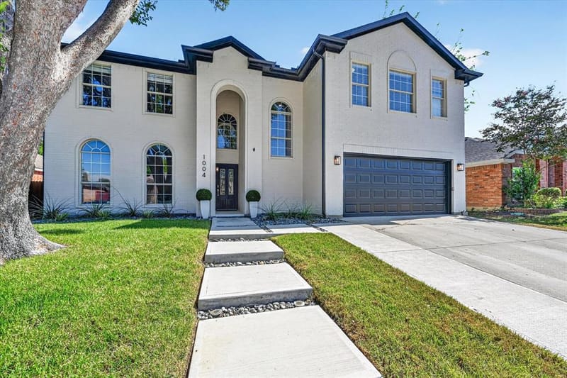 1004 Bonanza Drive, Arlington TX 76001 - Photo 2