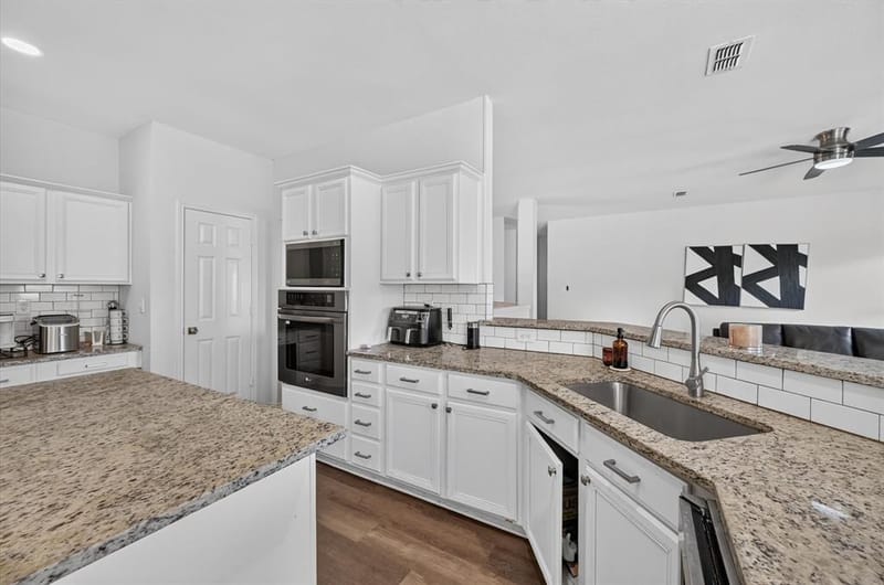 1004 Bonanza Drive, Arlington TX 76001 - Photo 13