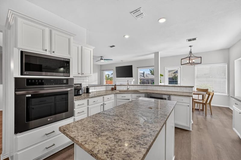 1004 Bonanza Drive, Arlington TX 76001 - Photo 10