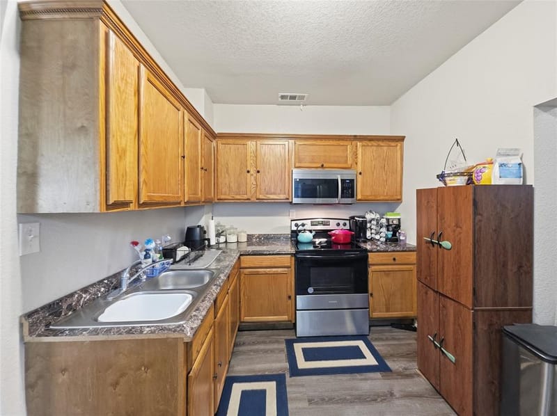 1328 Elmwood Avenue, Fort Worth TX 76104 - Photo 7