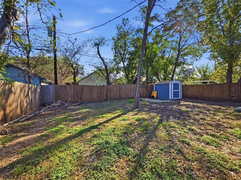 1328 Elmwood Avenue, Fort Worth TX 76104 - Photo 15