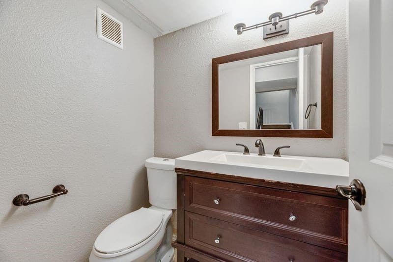 15 Oakbrook Drive, Lewisville TX 75057 - Photo 18