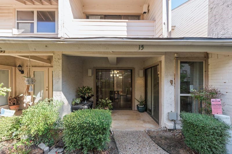 15 Oakbrook Drive, Lewisville TX 75057 - Photo 4