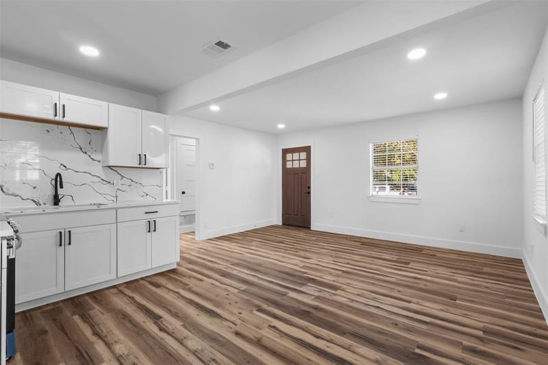 715 Scott Drive, Arlington TX 76012 - Photo 6