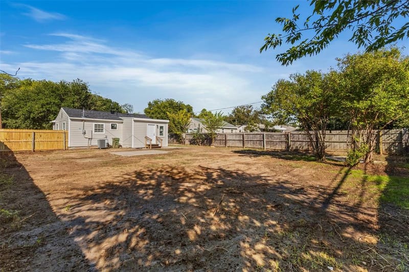 715 Scott Drive, Arlington TX 76012 - Photo 14