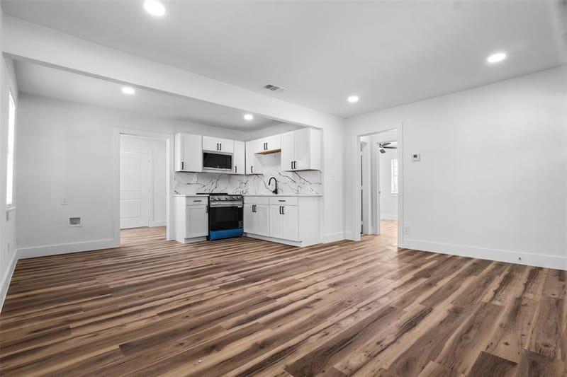 715 Scott Drive, Arlington TX 76012 - Photo 4