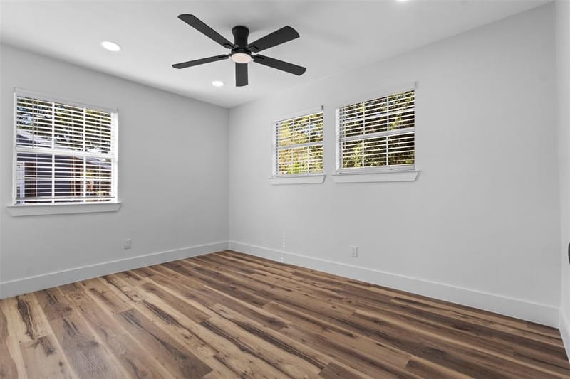 715 Scott Drive, Arlington TX 76012 - Photo 8
