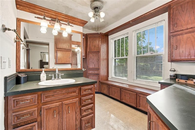 304 E McFarland Street, Grandview TX 76050 - Photo 15
