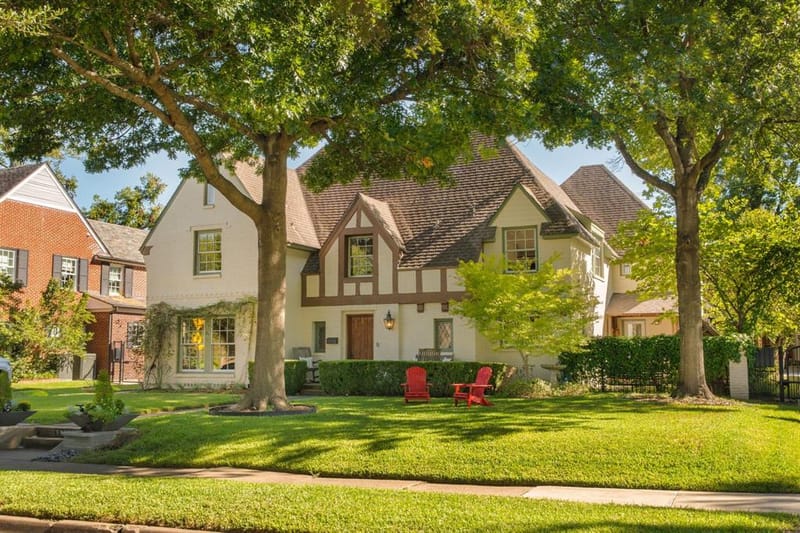 6826 Lakeshore Drive, Dallas TX 75214 - Photo 2