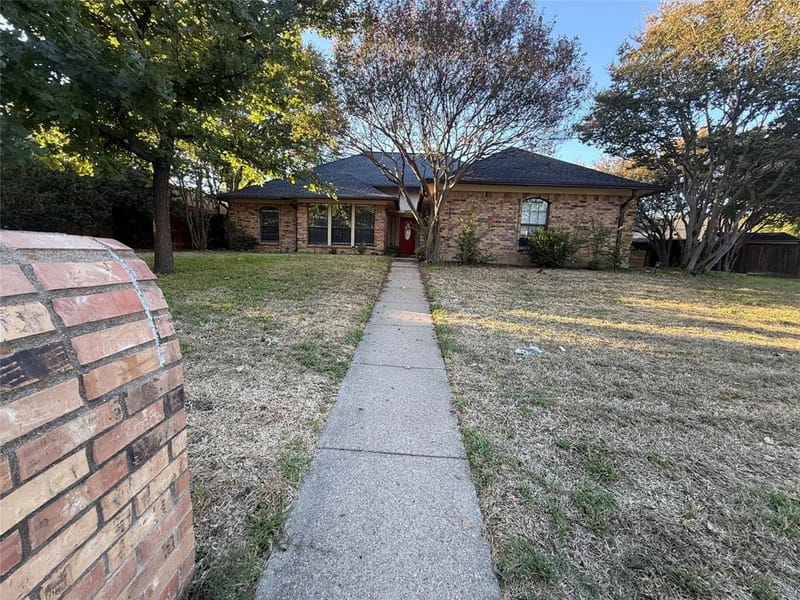 3407 Ruidoso Drive, Arlington TX 76017 - Photo 2
