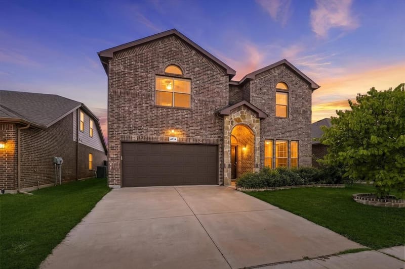 4716 Kendrick Peak Way, Fort Worth TX 76244 - Photo 2