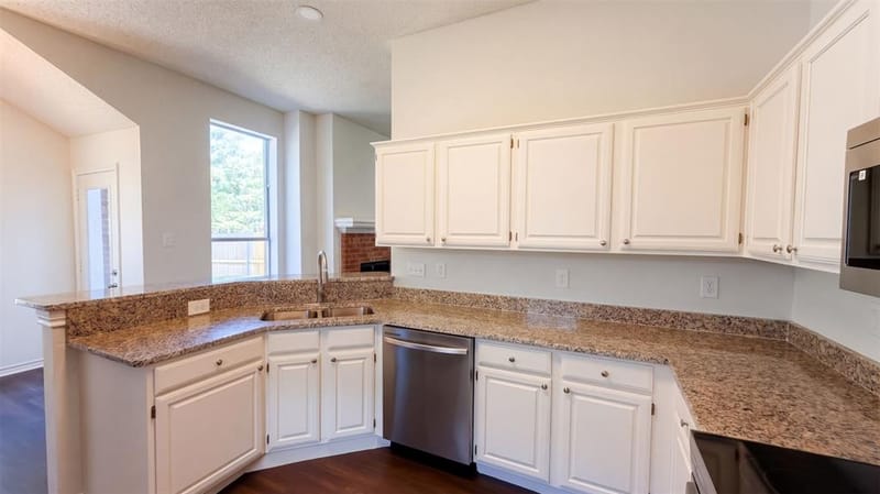 7109 Cottonwood Circle, Sachse TX 75048 - Photo 11