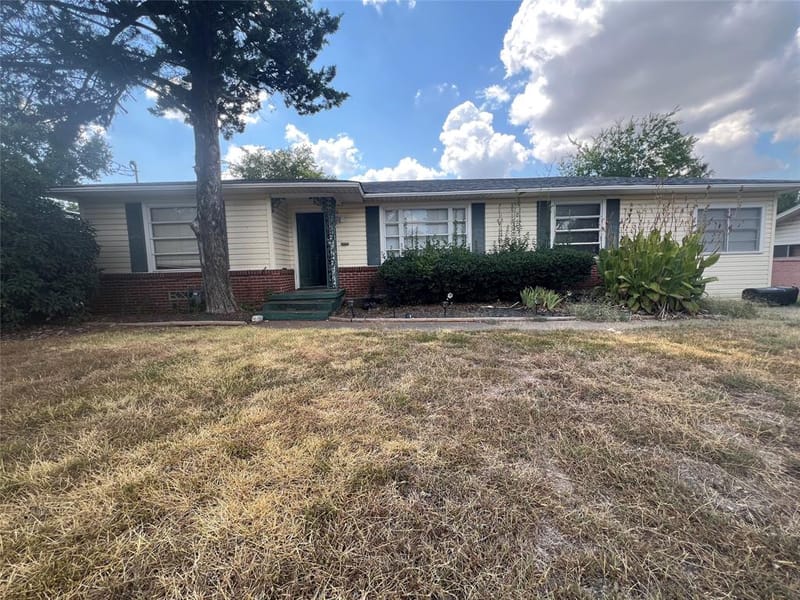 105 Davidson Drive, Terrell TX 75160