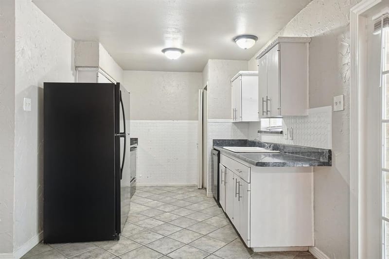 5321 Saddleback Road, Garland TX 75043 - Photo 13