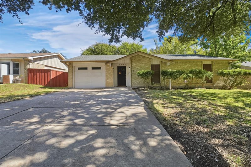 5321 Saddleback Road, Garland TX 75043