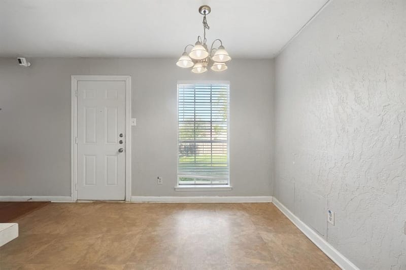 4912 Sandalwood Lane, Arlington TX 76017 - Photo 12