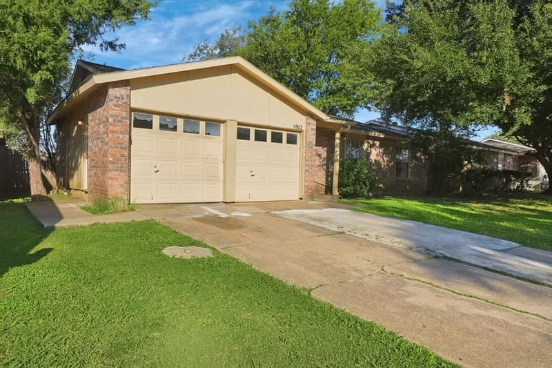 4912 Sandalwood Lane, Arlington TX 76017