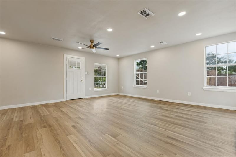 1239 Lonsdale Avenue, Dallas TX 75217 - Photo 5