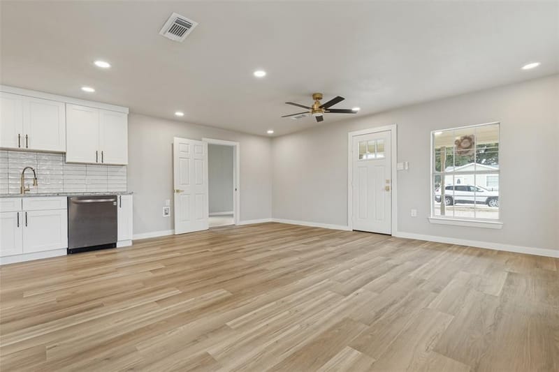 1239 Lonsdale Avenue, Dallas TX 75217 - Photo 9