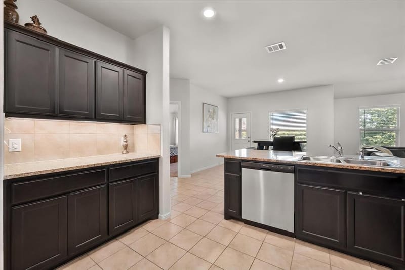 837 Walls Boulevard, Crowley TX 76036 - Photo 17