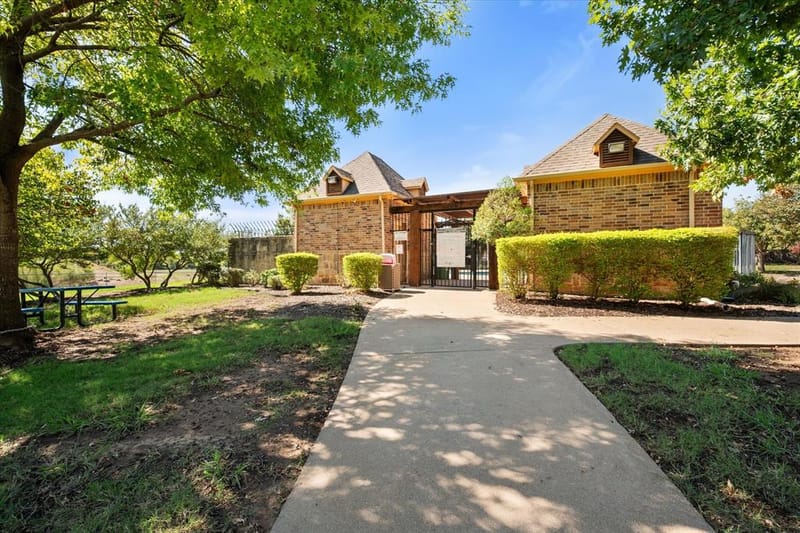 837 Walls Boulevard, Crowley TX 76036 - Photo 31