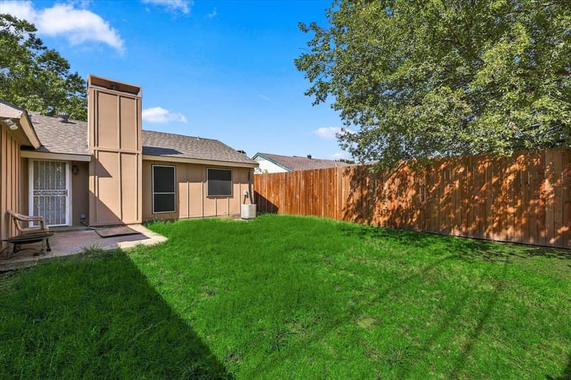 844 Woodrock Drive, Dallas TX 75217 - Photo 32