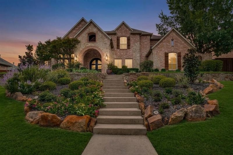 2614 Queen Elizabeth Boulevard, Lewisville TX 75056 - Photo 2