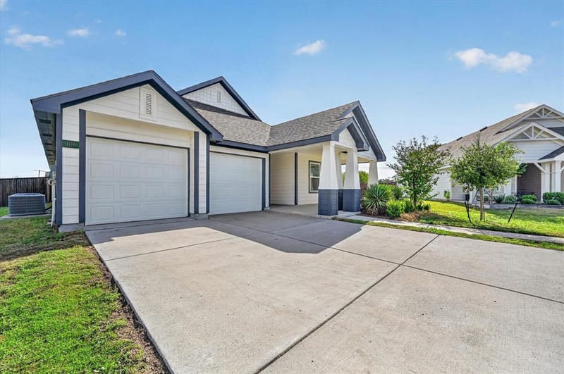 106 N Island Drive, Terrell TX 75160 - Photo 2