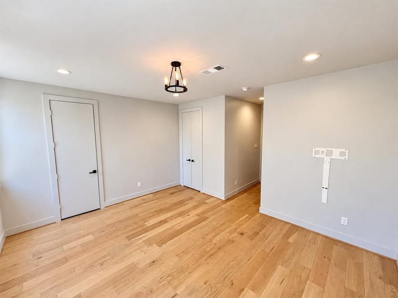 1005 Mount Auburn Avenue, Dallas TX 75223 - Photo 13