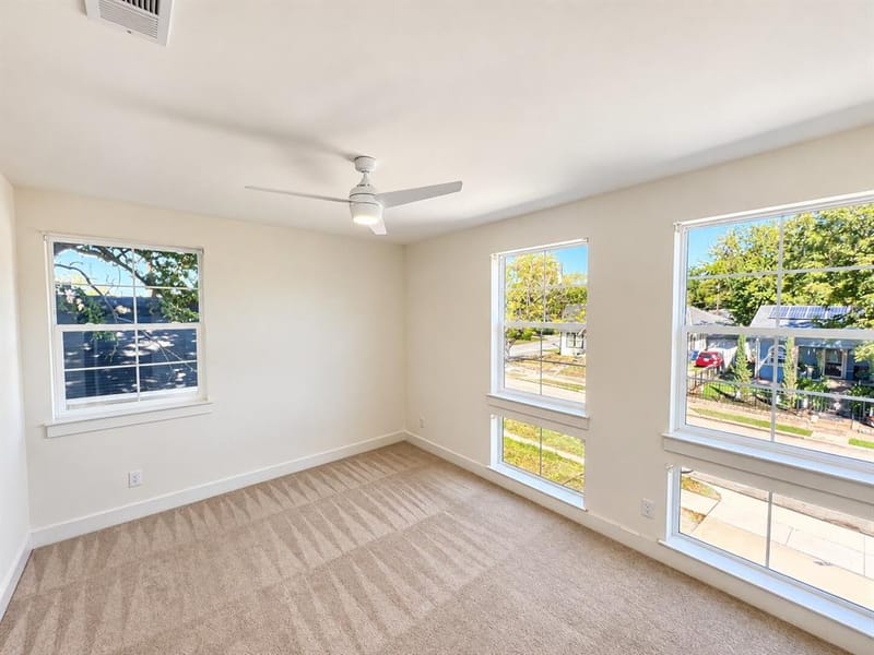 1005 Mount Auburn Avenue, Dallas TX 75223 - Photo 7
