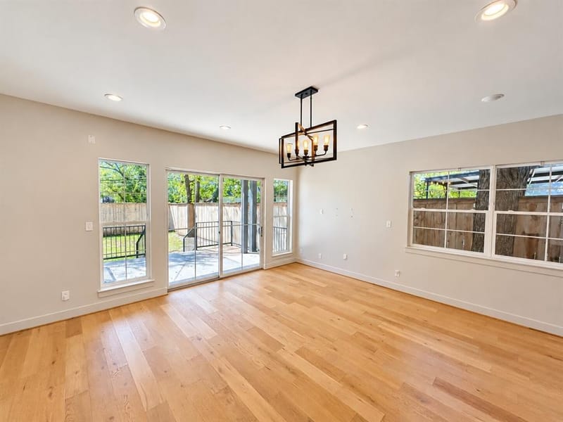 1005 Mount Auburn Avenue, Dallas TX 75223 - Photo 3