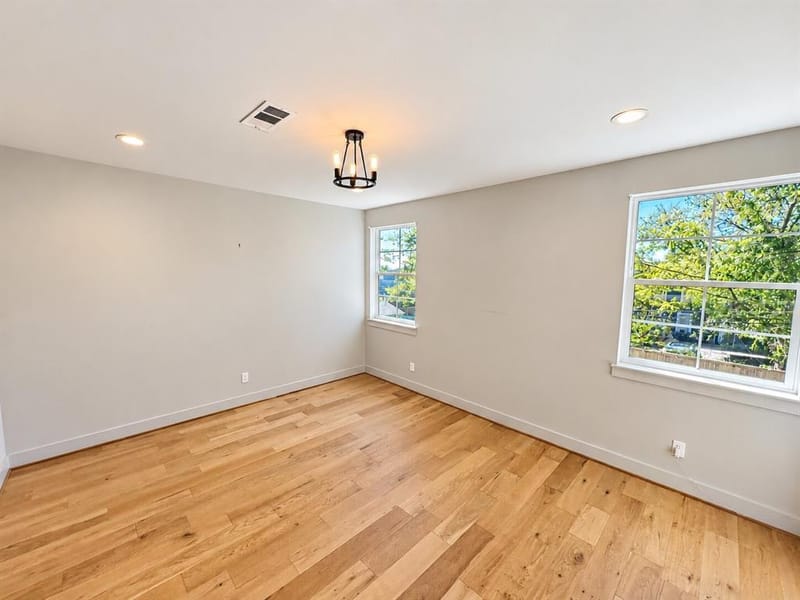 1005 Mount Auburn Avenue, Dallas TX 75223 - Photo 5