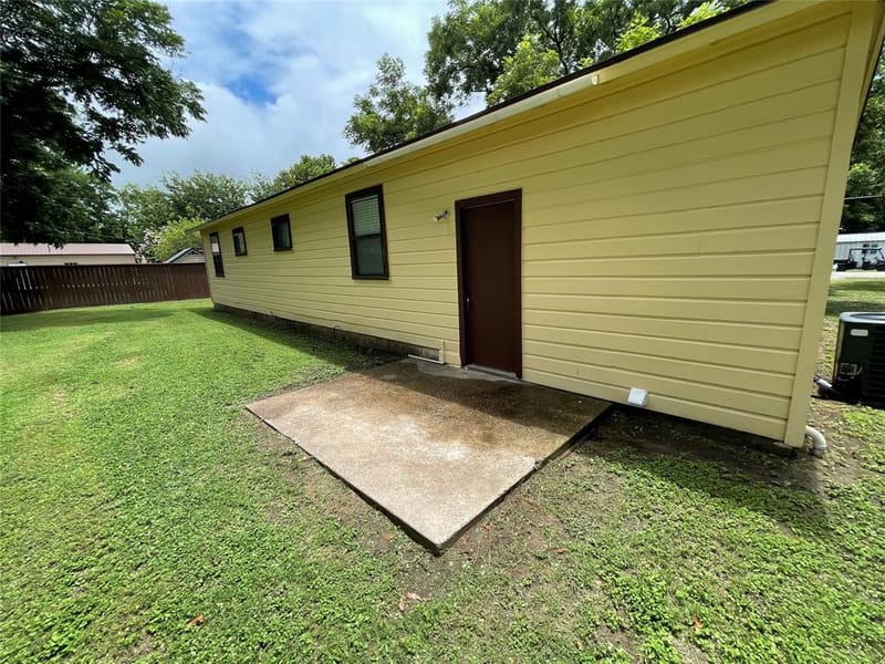 204 E 6th Street, Tolar TX 76476 - Photo 7