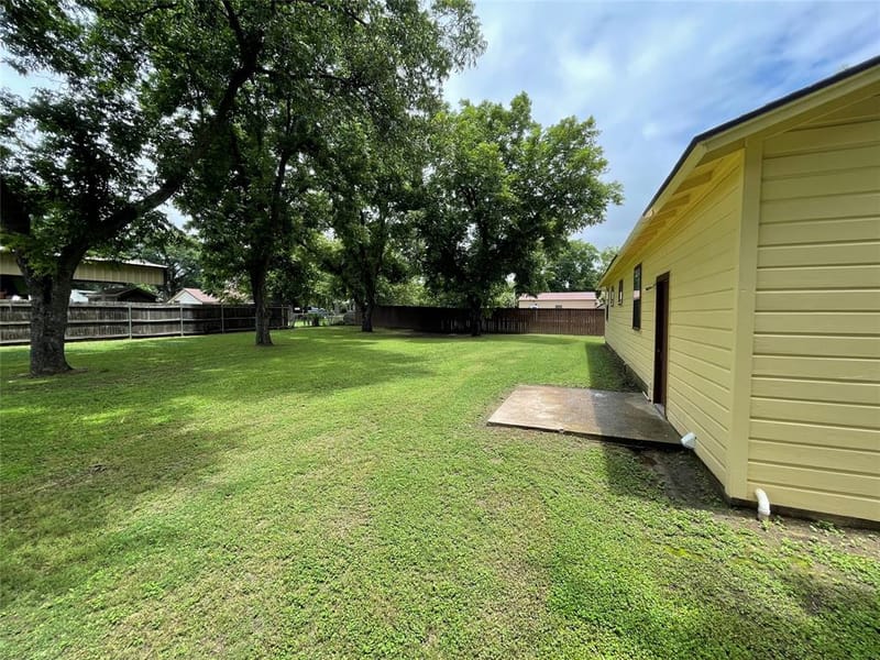 204 E 6th Street, Tolar TX 76476 - Photo 4