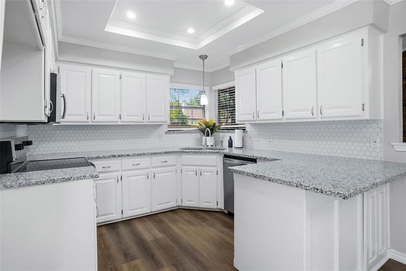 8624 Crestview, North Richland Hills TX 76182 - Photo 7