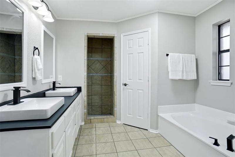 8624 Crestview, North Richland Hills TX 76182 - Photo 9