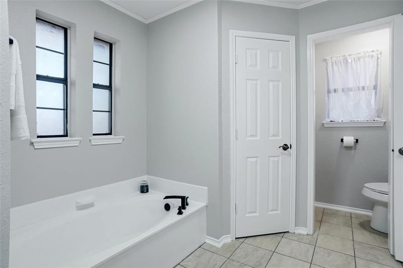 8624 Crestview, North Richland Hills TX 76182 - Photo 8