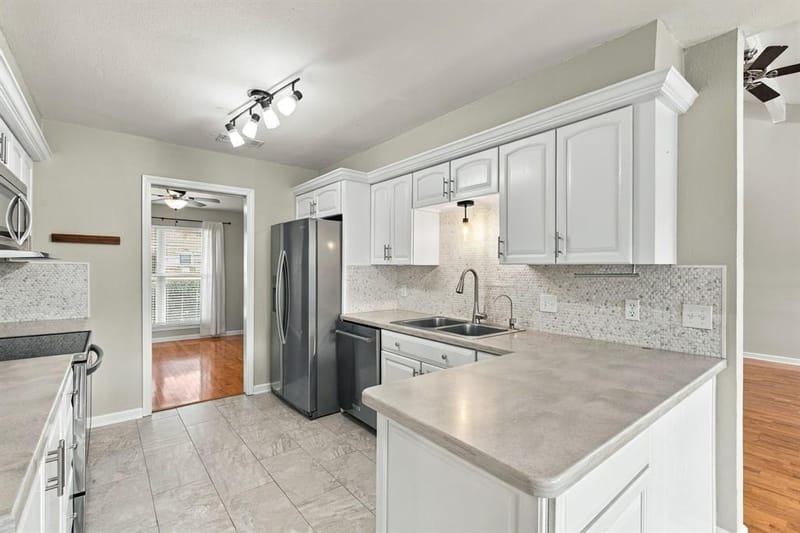 200 Lansford Drive, Benbrook TX 76126 - Photo 13