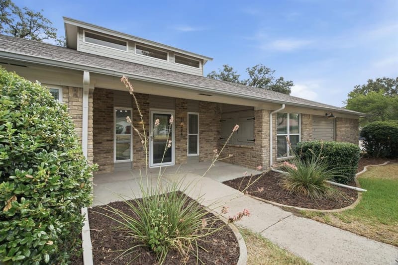 200 Lansford Drive, Benbrook TX 76126 - Photo 3