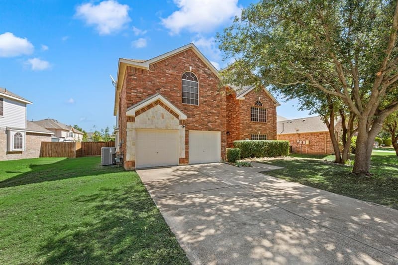 5272 W Cove Way, Grand Prairie TX 75052 - Photo 2
