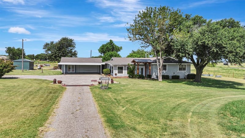 2561 Co 248, Valley View TX 76272 - Photo 2