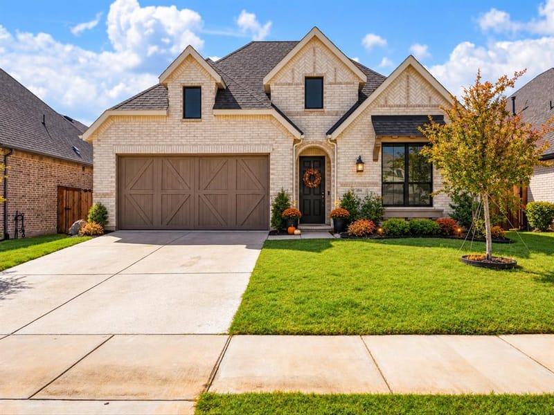 1806 Swayback Lane, Mansfield TX 76063