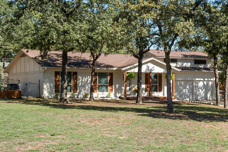 5775 Woodvine Court, Fort Worth TX 76140 - Photo 2
